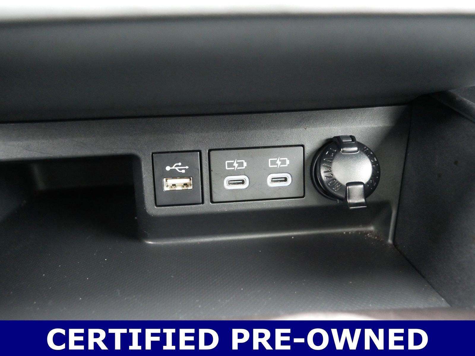 Used 2024 Toyota Highlander Limited image 29