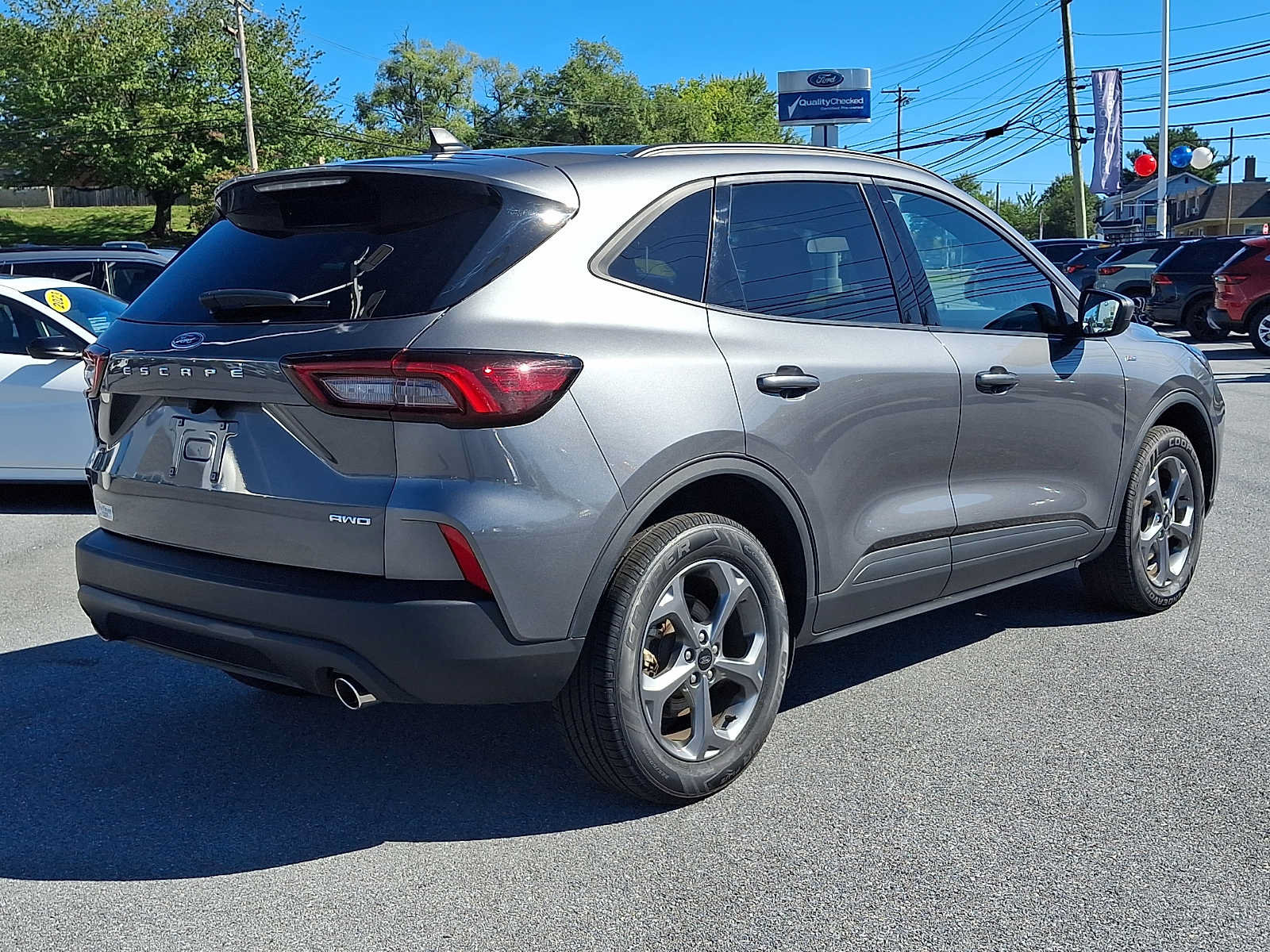 Certified 2025 Ford Escape ST-Line Select AWD/4WD image 6