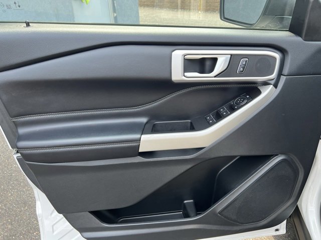 Certified 2022 Ford Explorer XLT w/ Equipment Group 202A image 13