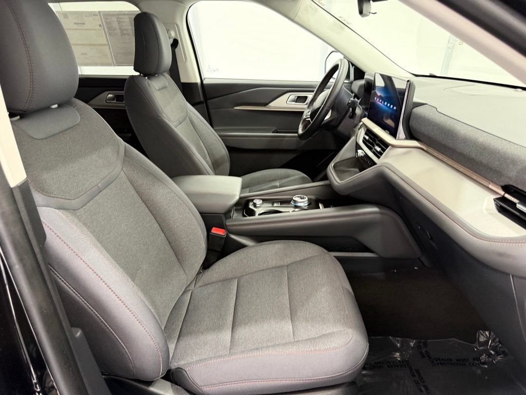Certified 2025 Ford Explorer Active AWD/4WD image 22