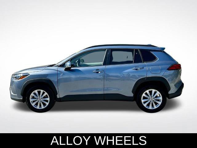 Used 2023 Toyota Corolla Cross LE image 6