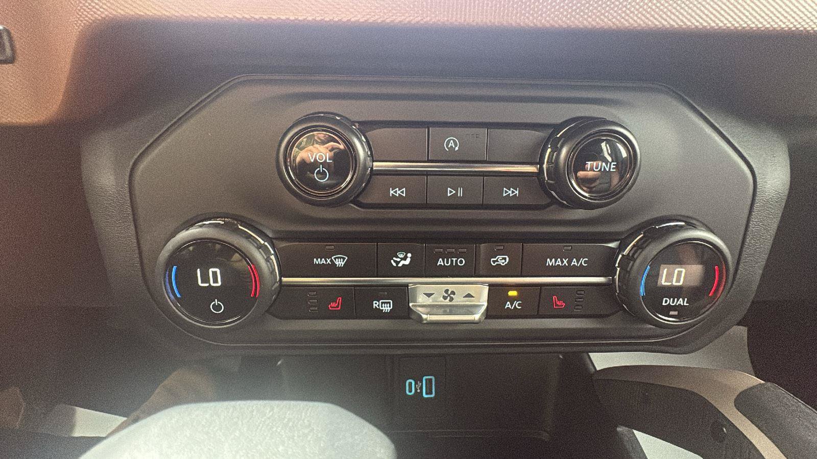 Certified 2024 Ford Bronco Outer Banks AWD/4WD image 24