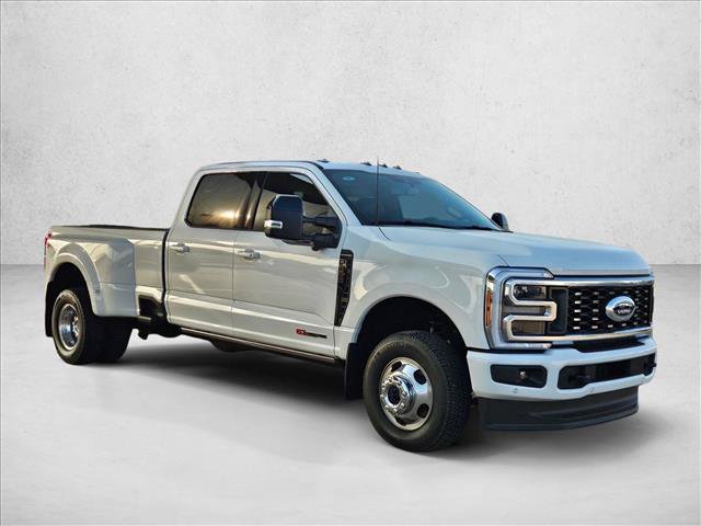 Certified 2026 Ford F350 Platinum AWD/4WD image 3