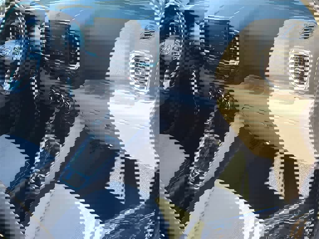 Used 2023 Hyundai Venue SEL image 13