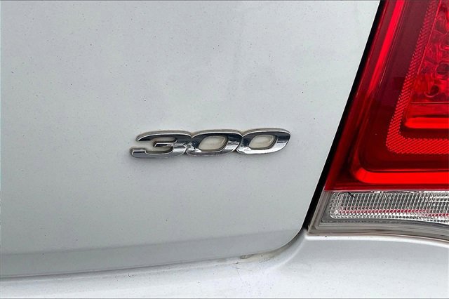 Used 2019 Chrysler 300 Limited image 10