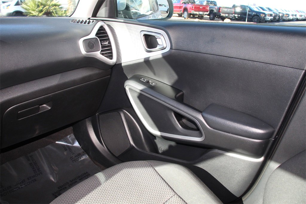 Used 2020 Kia Soul LX image 19