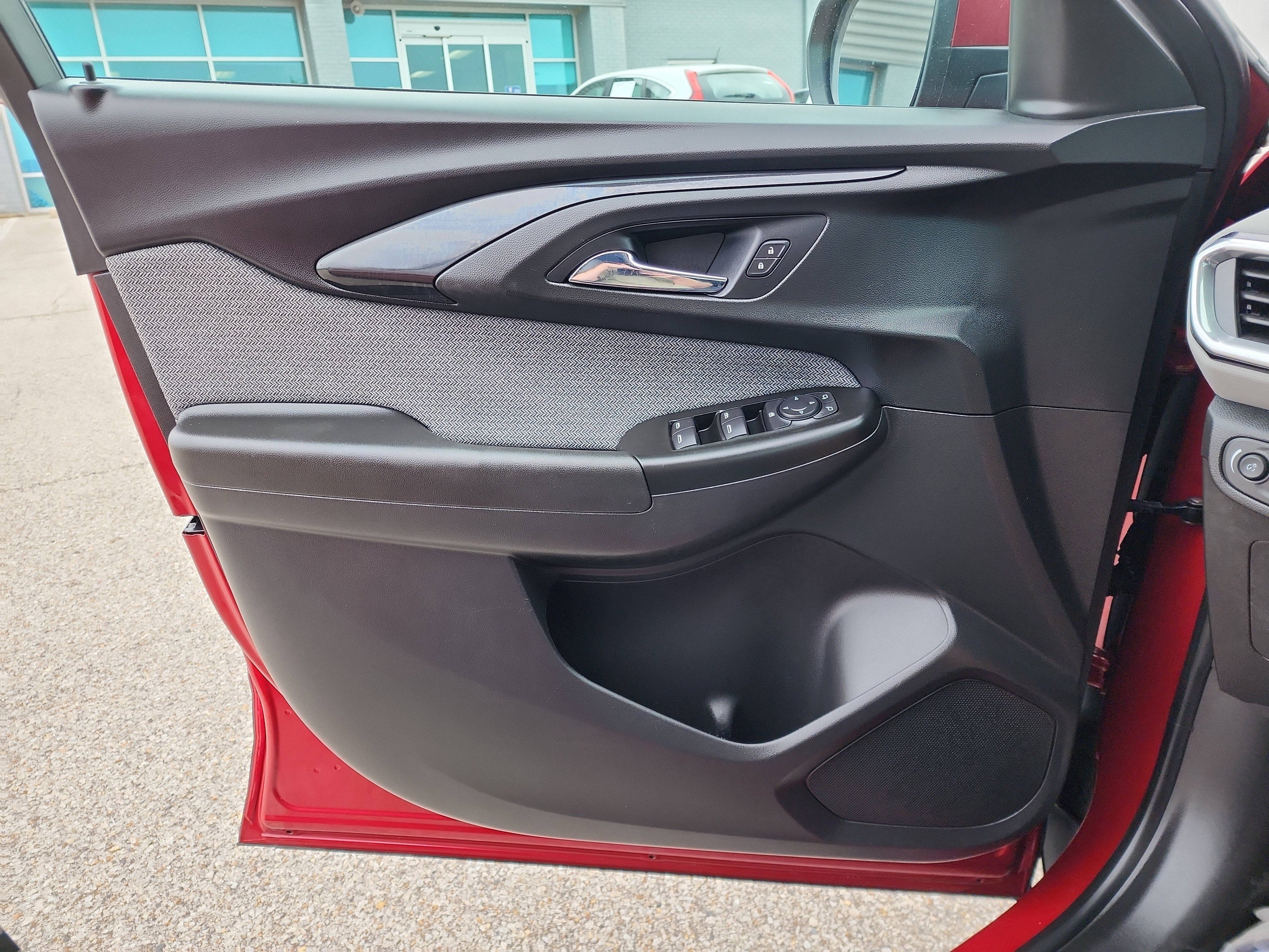 Used 2021 Chevrolet TrailBlazer LT w/ Premium Seating Package image 17