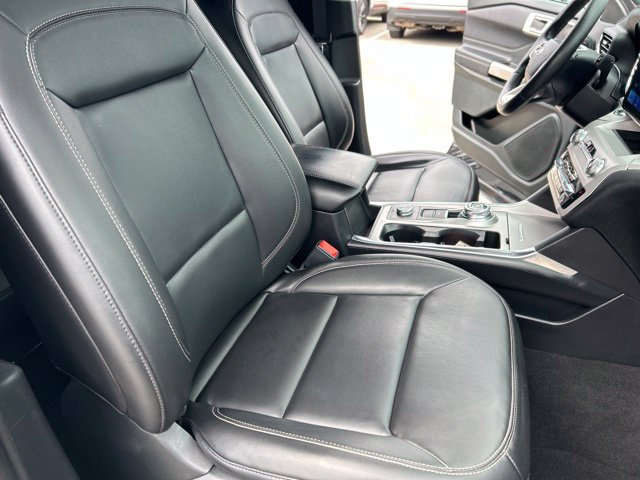 Certified 2024 Ford Explorer XLT w/ Equipment Group 202A AWD/4WD image 37