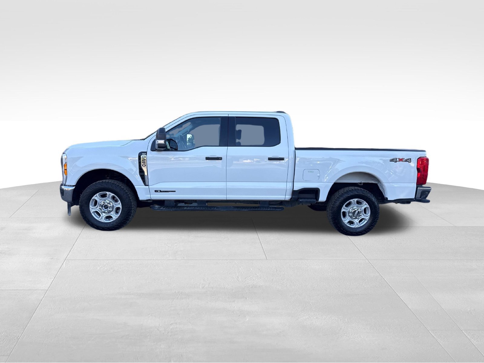 Certified 2025 Ford F250 XLT AWD/4WD image 2