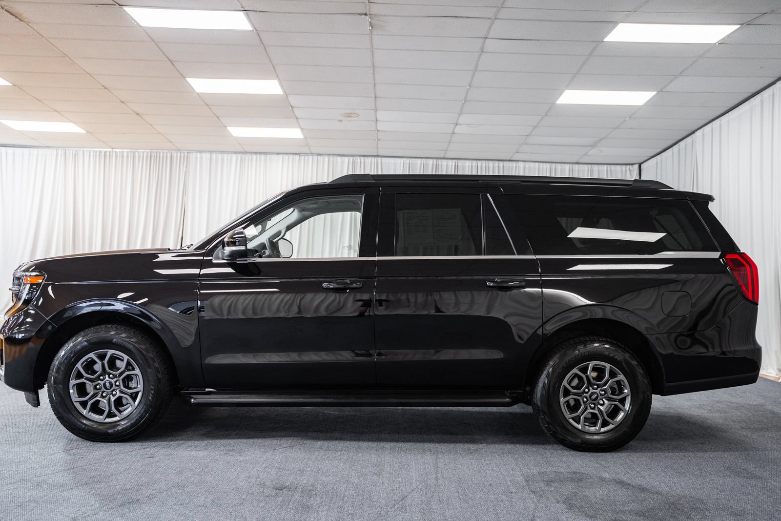 Certified 2026 Ford Expedition Max Active AWD/4WD image 4