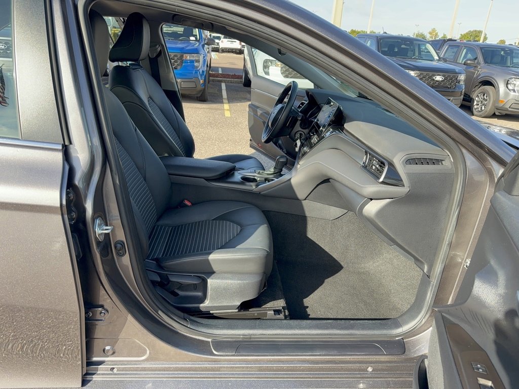 Used 2023 Toyota Camry SE image 14