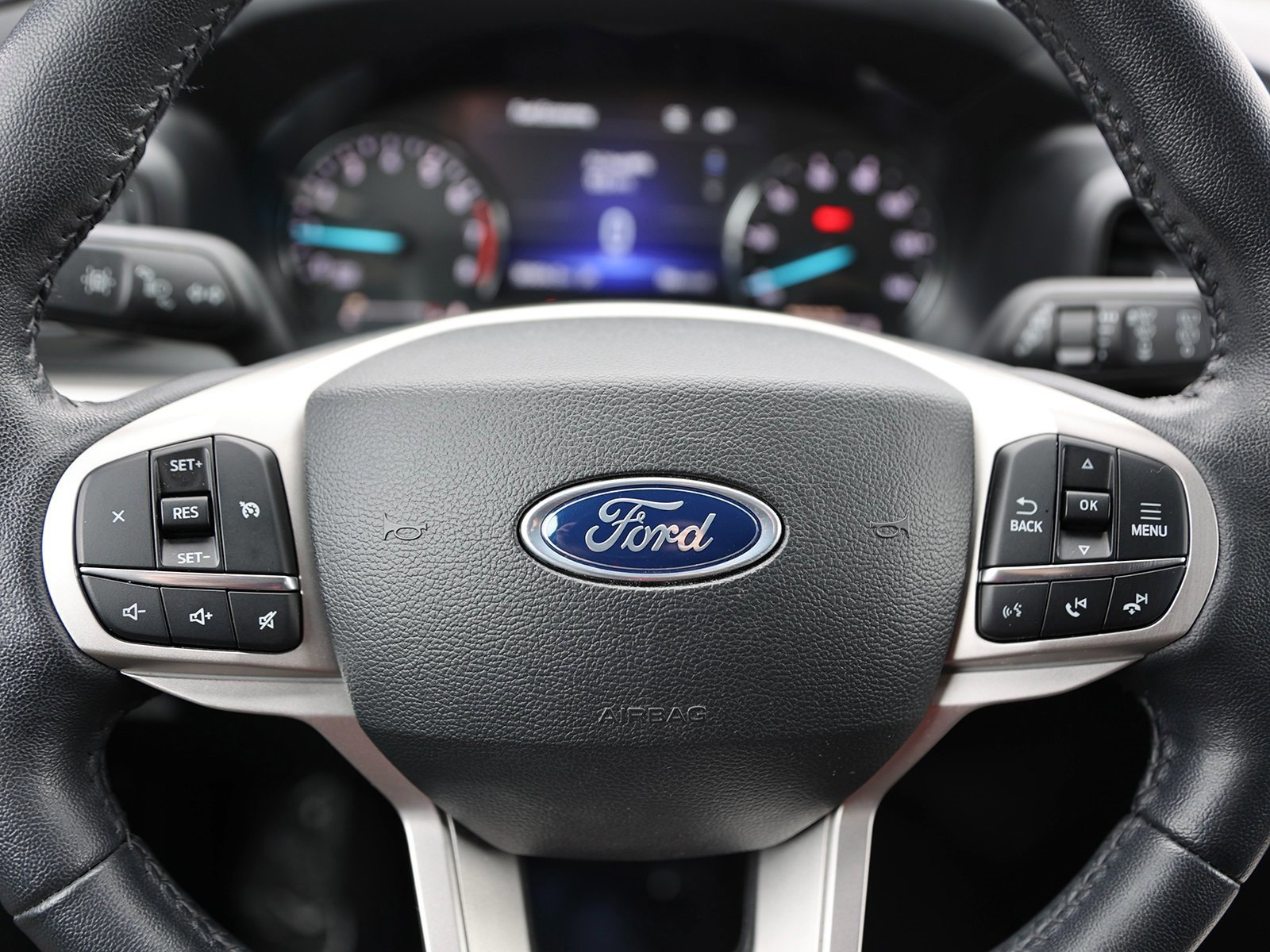 Certified 2023 Ford Explorer XLT image 39