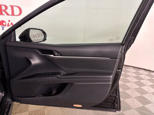 Used 2018 Toyota Camry SE FWD image 32