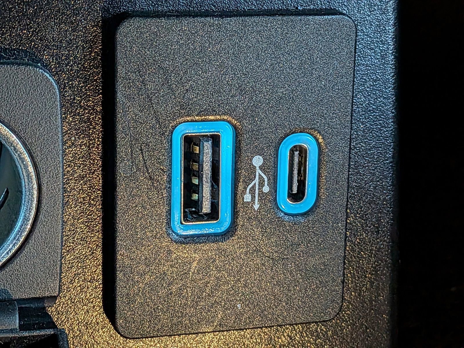 Certified 2023 Ford Explorer Limited image 24