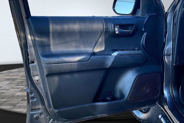 Used 2022 Toyota Tacoma TRD Sport w/ Technology Package image 29