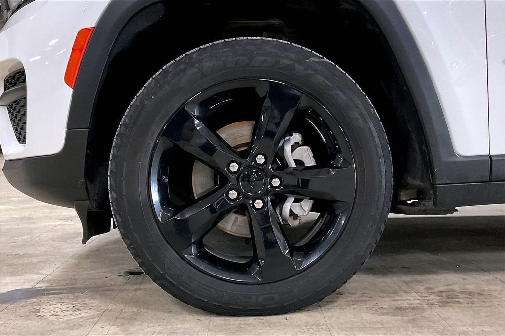 Used 2023 Jeep Grand Cherokee Altitude image 11