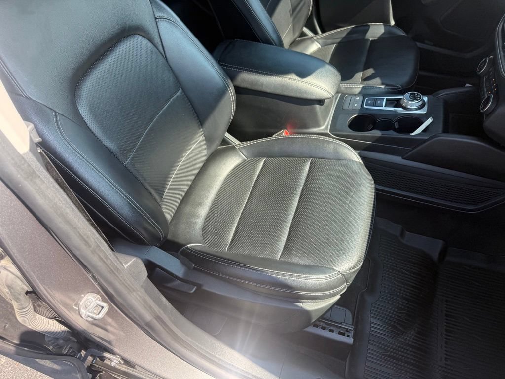 Certified 2022 Ford Escape SEL w/ Technology Package FWD image 57