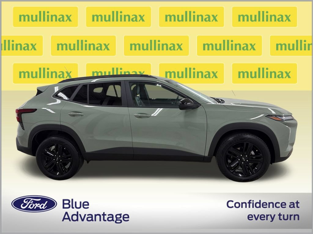 Used 2025 Chevrolet Trax ACTIV w/ Driver Confidence Package FWD image 2