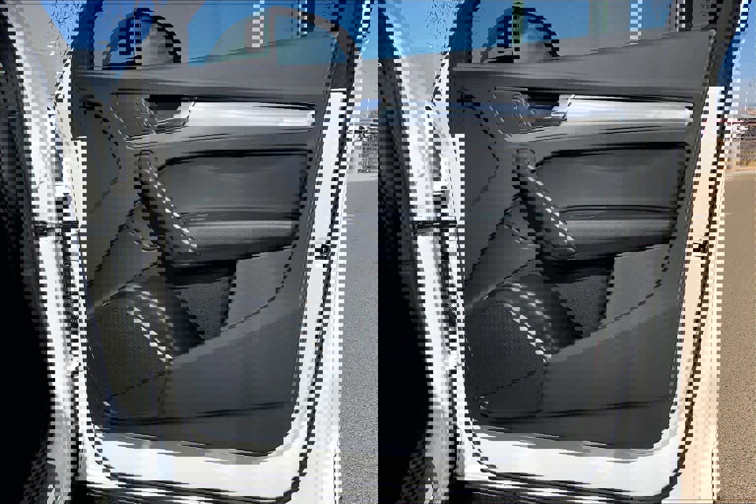 Used 2024 Audi Q5 2.0T Premium w/ Summer of Audi Package image 22