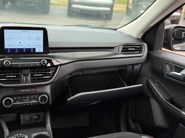 Certified 2022 Ford Escape SEL w/ SEL Stealth AWD Package image 26