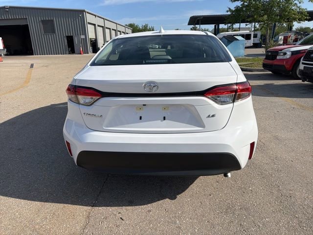 Used 2026 Toyota Corolla LE FWD image 3
