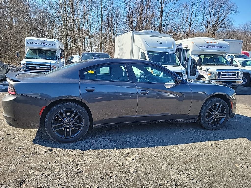 Used 2019 Dodge Charger SXT w/ Blacktop Package image 2