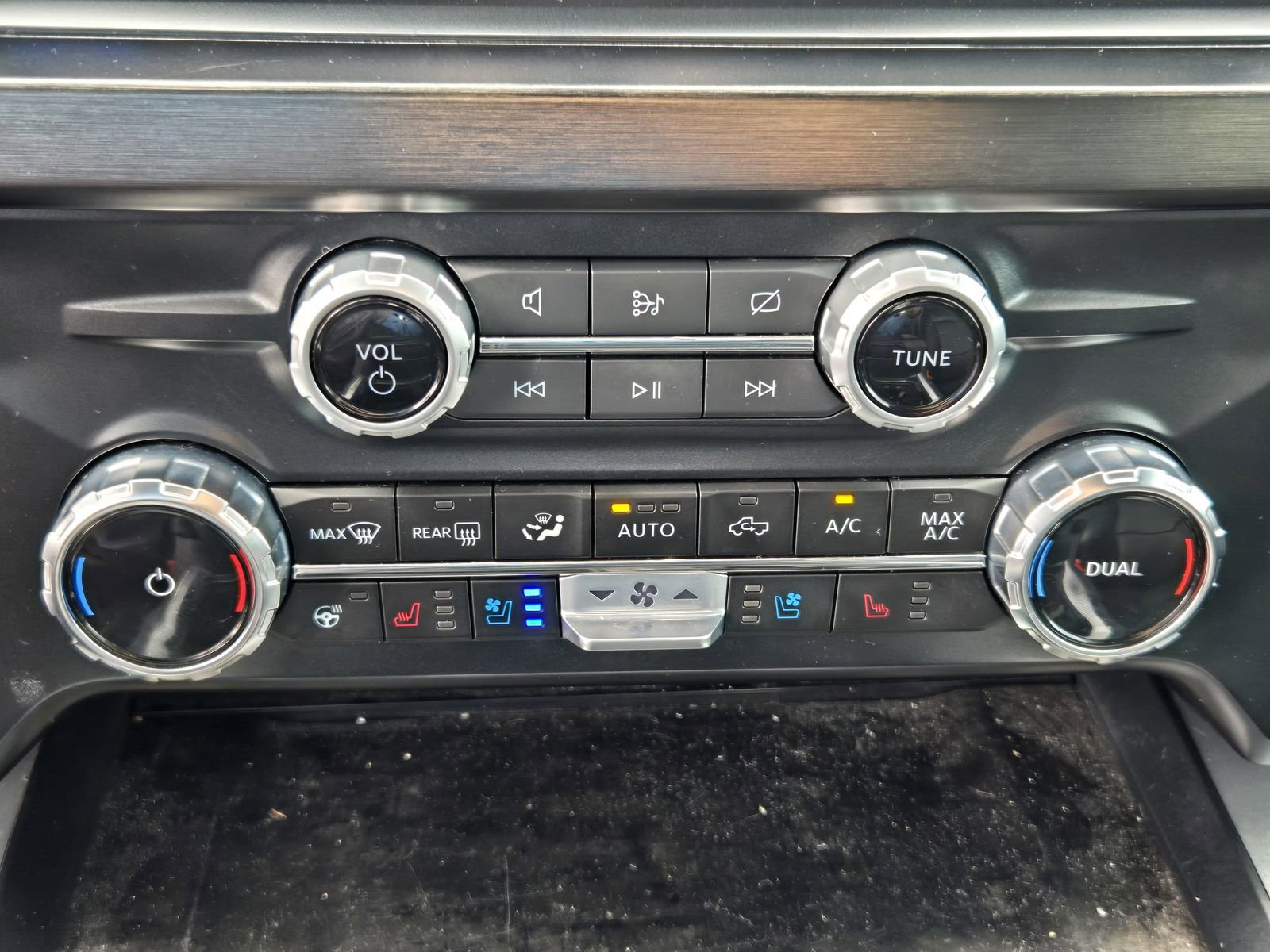 Certified 2023 Ford F250 Lariat w/ Lariat Ultimate Package AWD/4WD image 17