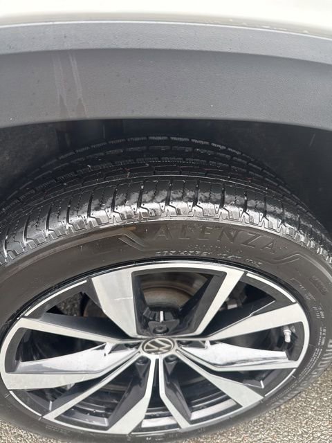 Used 2024 Volkswagen Atlas SEL Premium R-Line AWD/4WD image 11