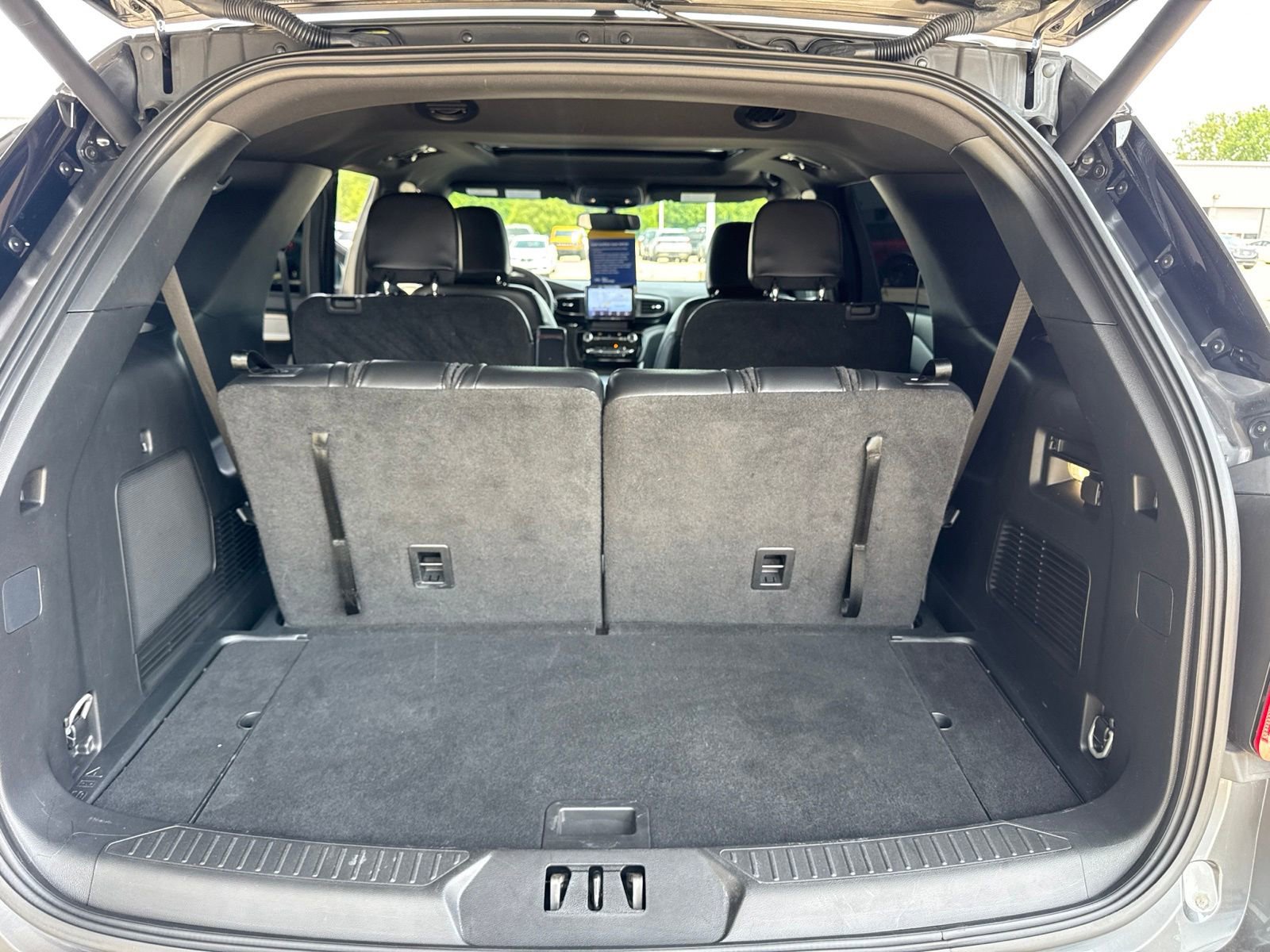 Certified 2024 Ford Explorer ST-Line w/ Class IV Trailer Tow Package AWD/4WD image 39