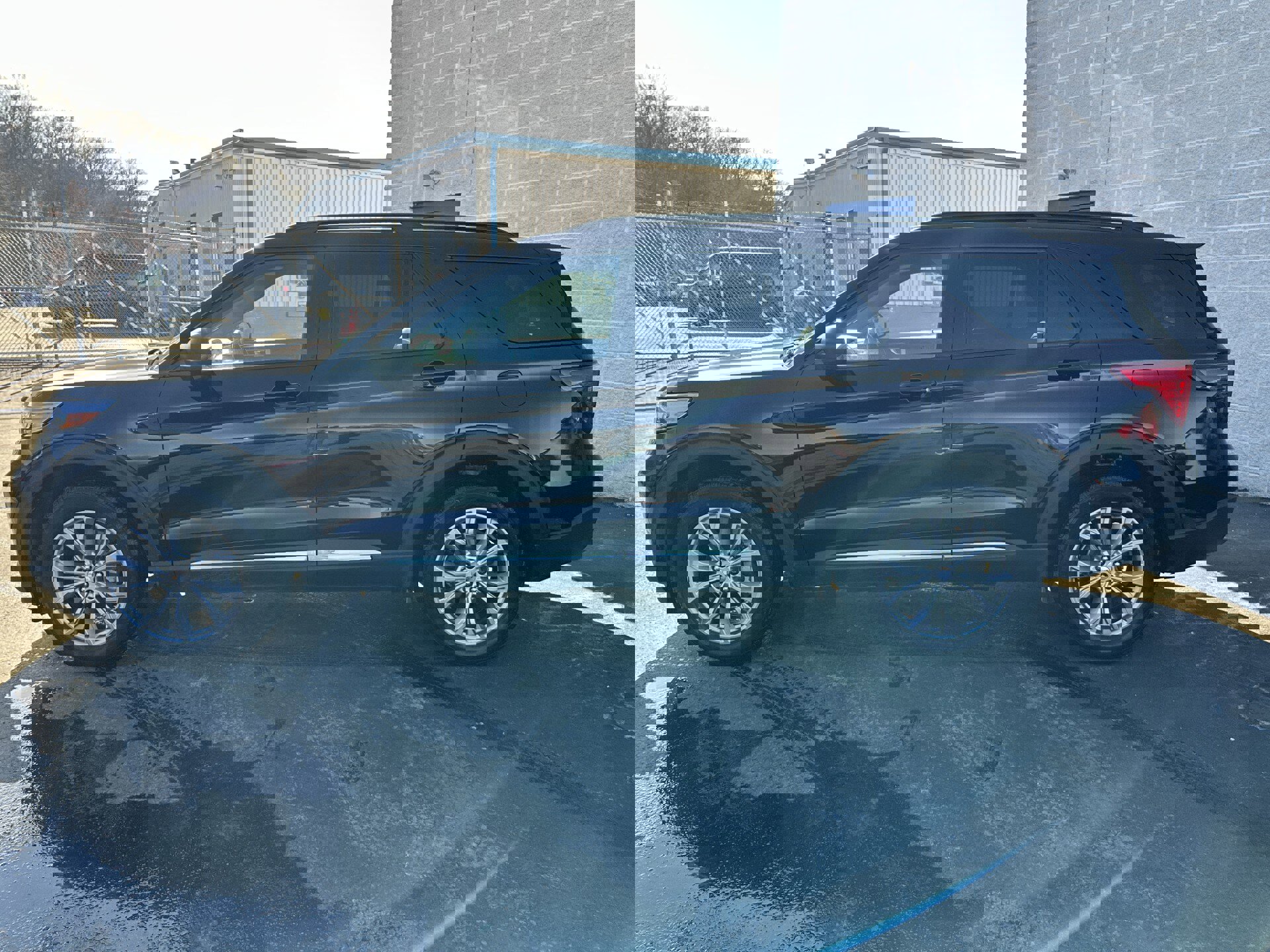 Certified 2023 Ford Explorer XLT w/ Equipment Group 202A image 4