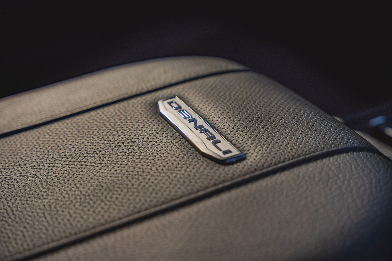 Used 2024 GMC Sierra 2500 Denali w/ Denali Reserve Package image 17