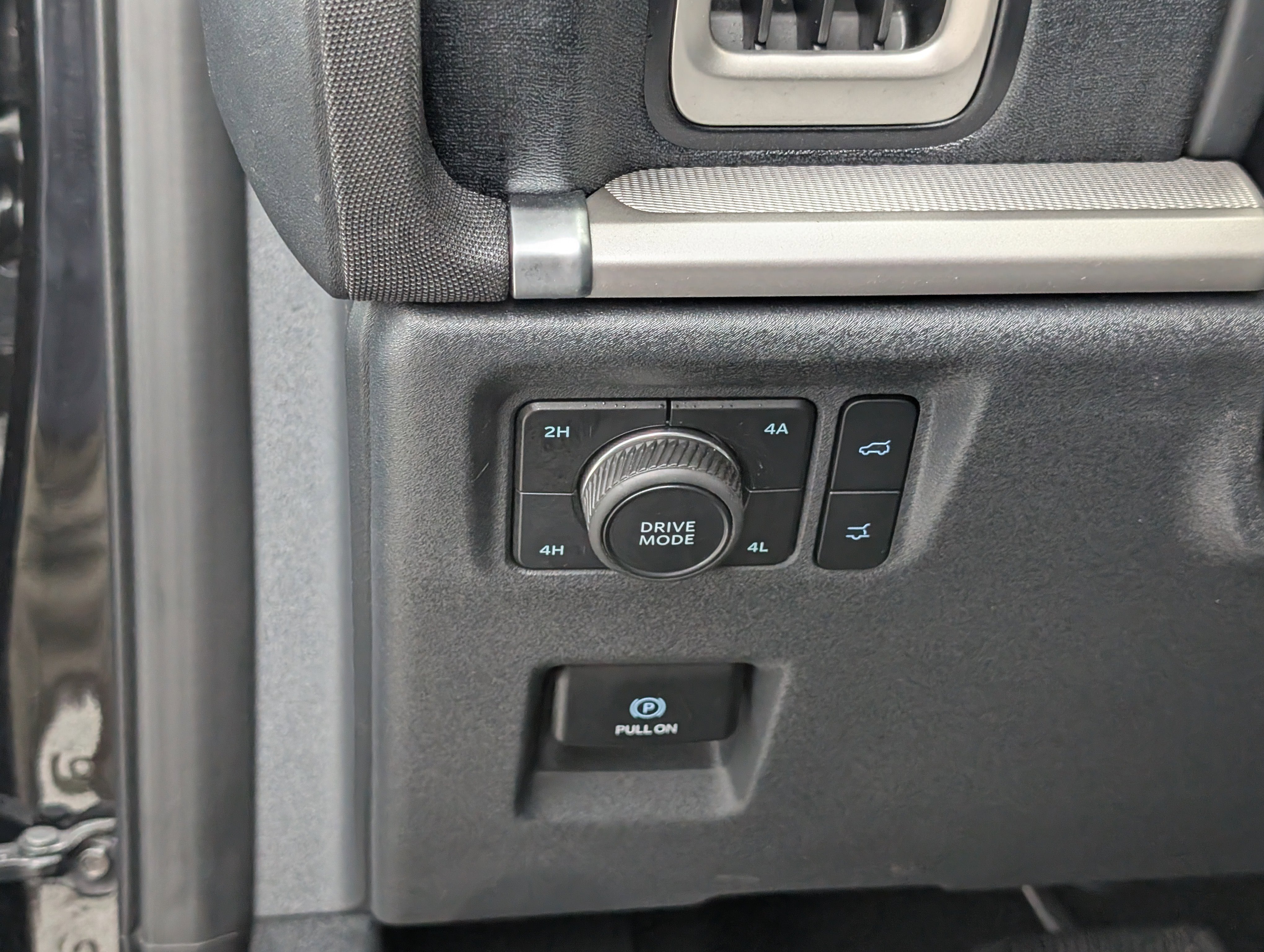 Certified 2025 Ford Expedition Active AWD/4WD image 28