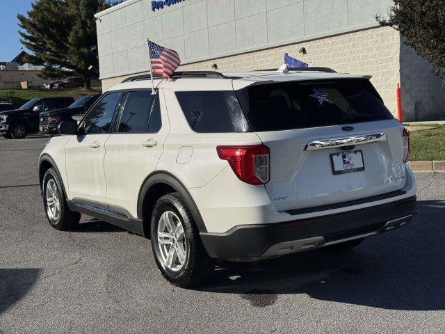 Certified 2022 Ford Explorer XLT w/ Equipment Group 202A AWD/4WD image 5