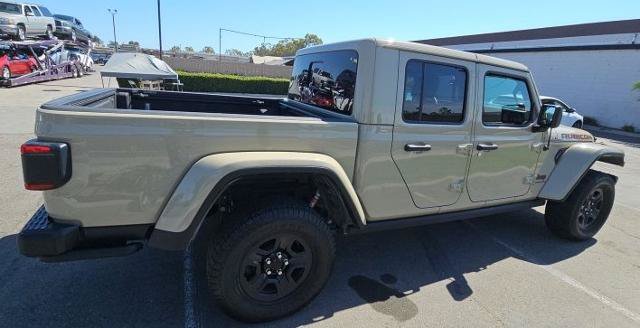 Used 2020 Jeep Gladiator Rubicon AWD/4WD image 2