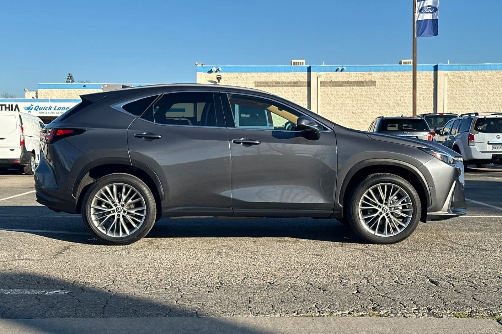 Used 2025 Lexus NX 300h AWD w/ Luxury Package image 8