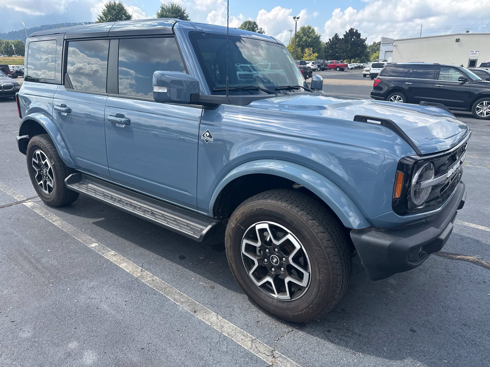 Certified 2025 Ford Bronco Outer Banks AWD/4WD image 3