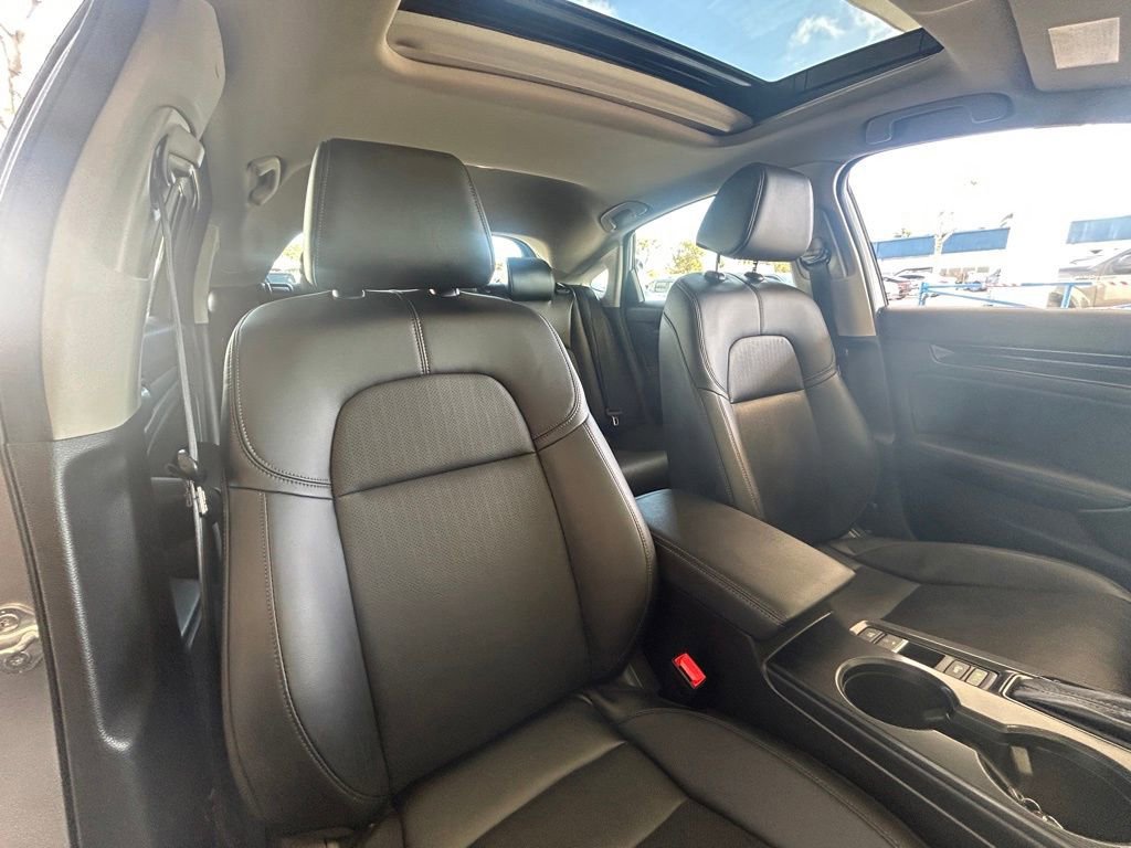 Used 2023 Honda Civic EX-L image 27