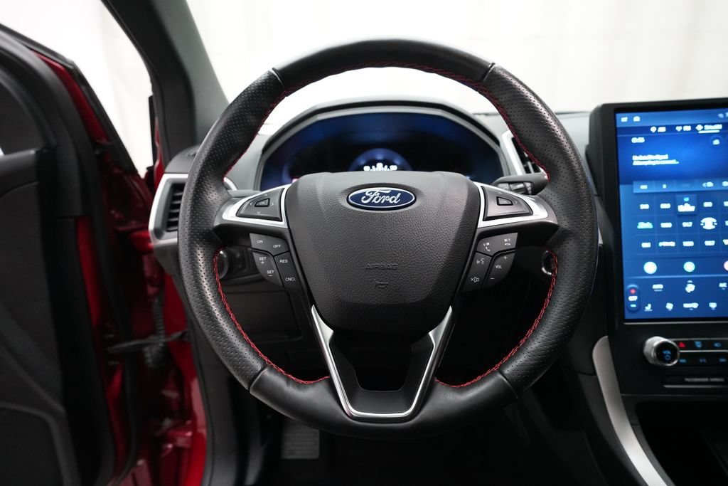 Certified 2022 Ford Edge ST-Line AWD/4WD image 4