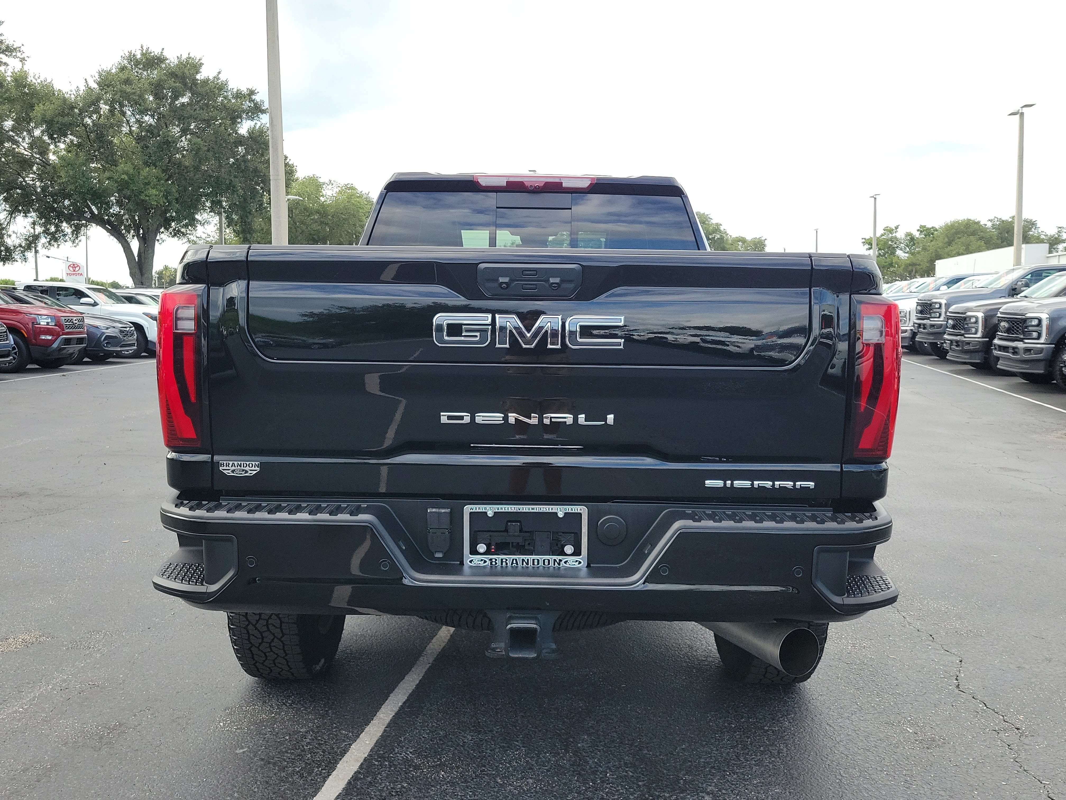 Used 2025 GMC Sierra 2500 Denali Ultimate AWD/4WD image 8