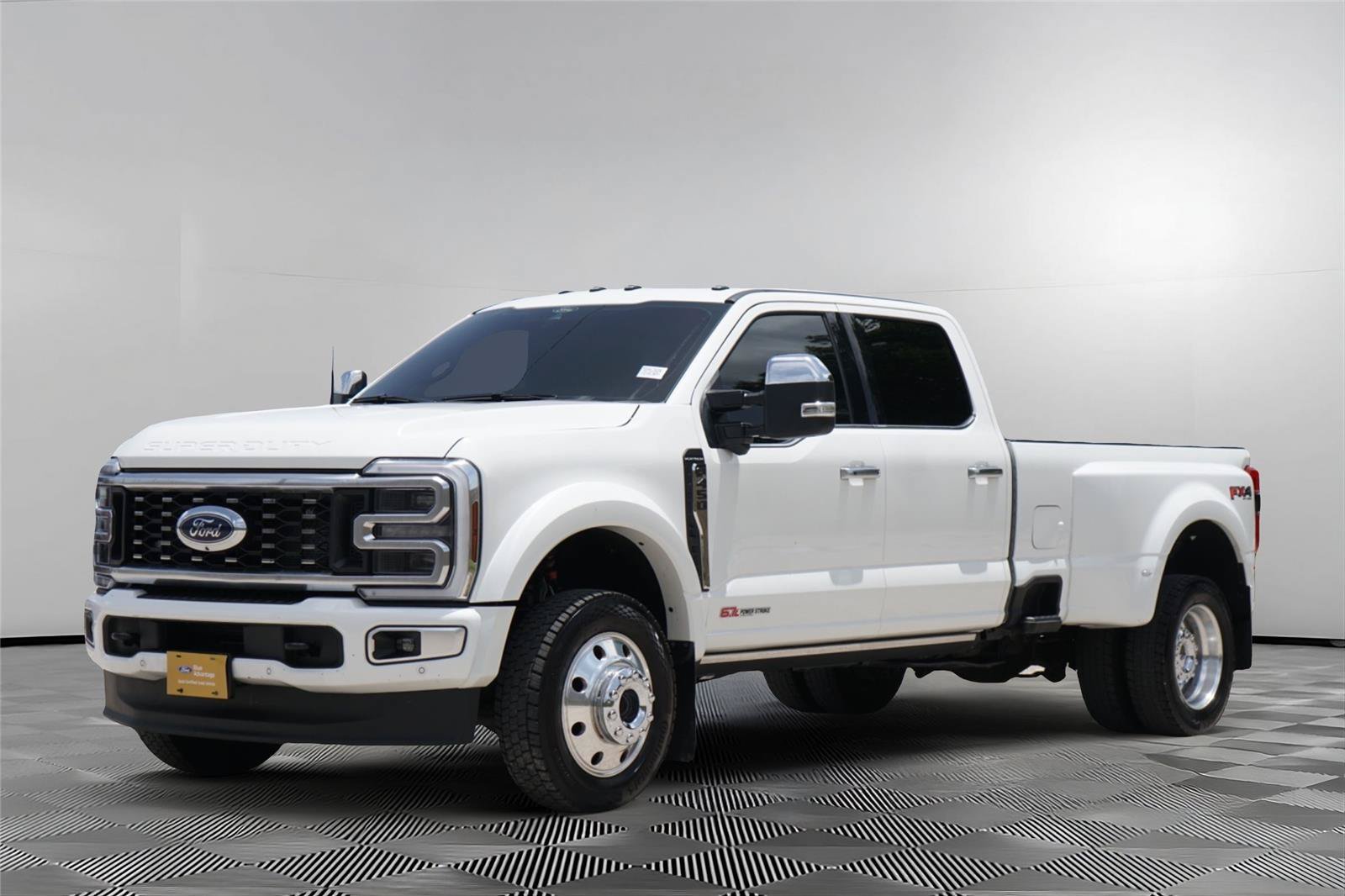 Certified 2025 Ford F450 Platinum w/ Platinum Plus Package AWD/4WD image 8