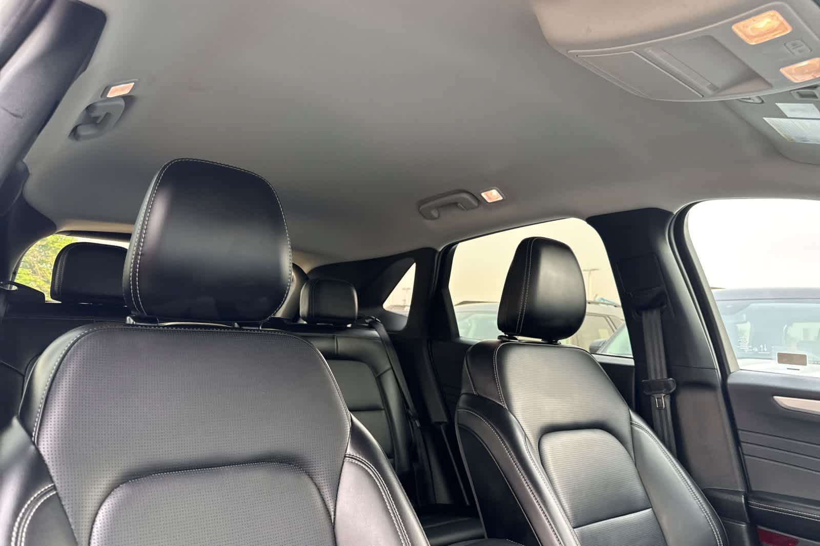 Certified 2025 Ford Escape Platinum AWD/4WD image 17