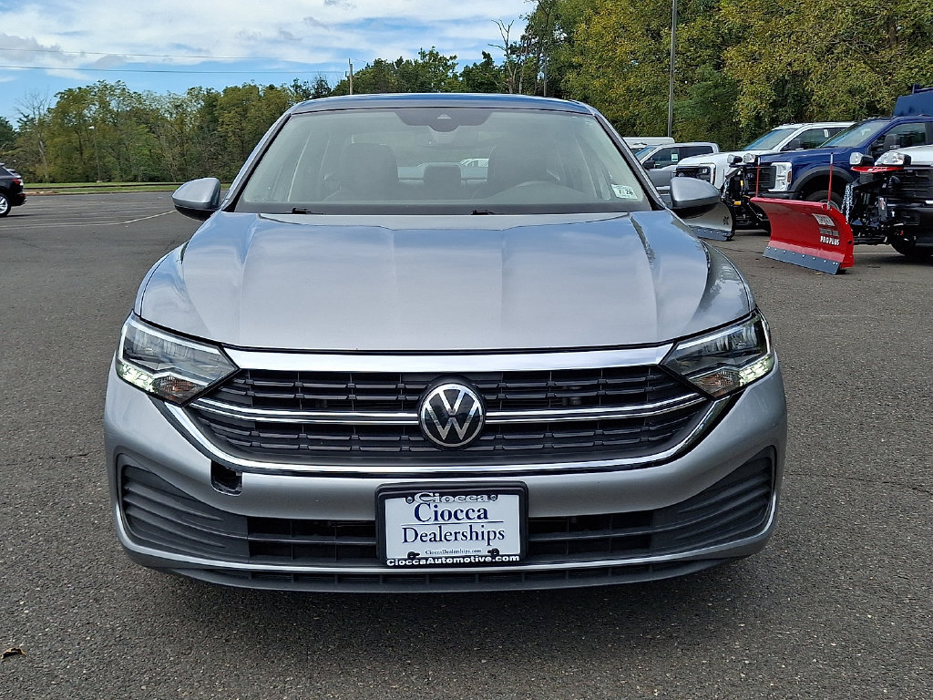 Used 2023 Volkswagen Jetta SE FWD image 5