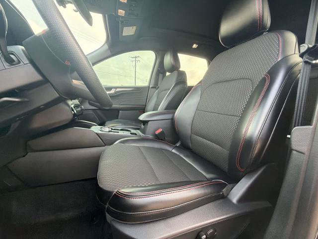 Certified 2024 Ford Escape ST-Line Select w/ Tech Pack #2 AWD/4WD image 16