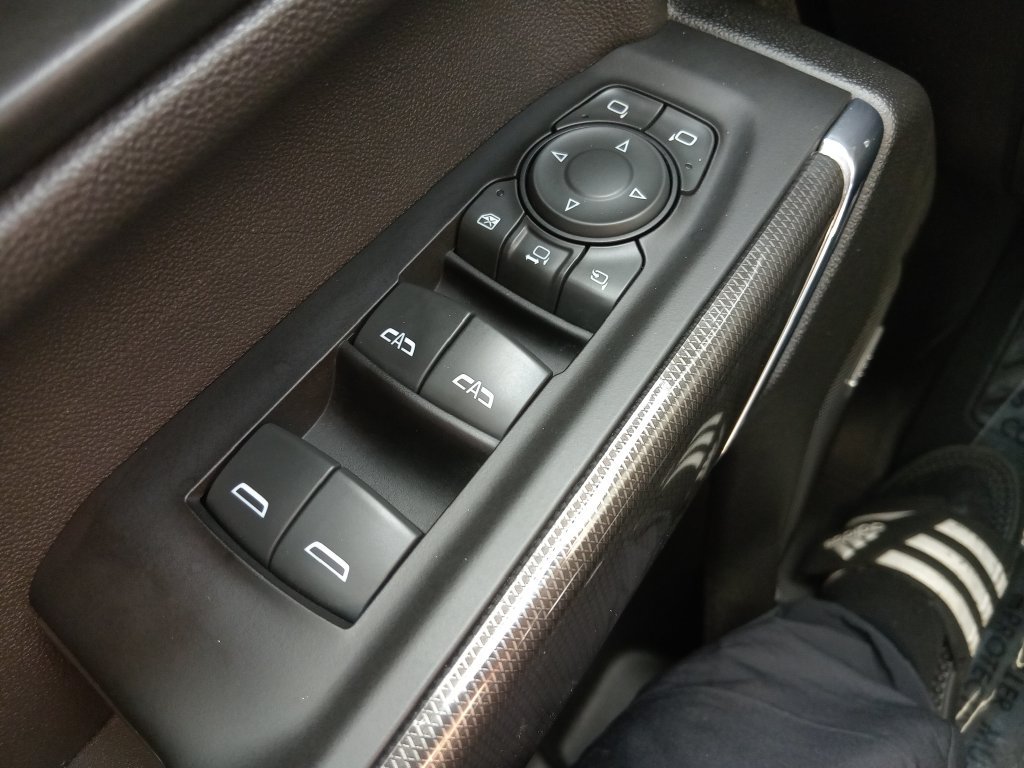 Used 2022 GMC Sierra 2500 AT4 w/ AT4 Premium Plus Package AWD/4WD image 21