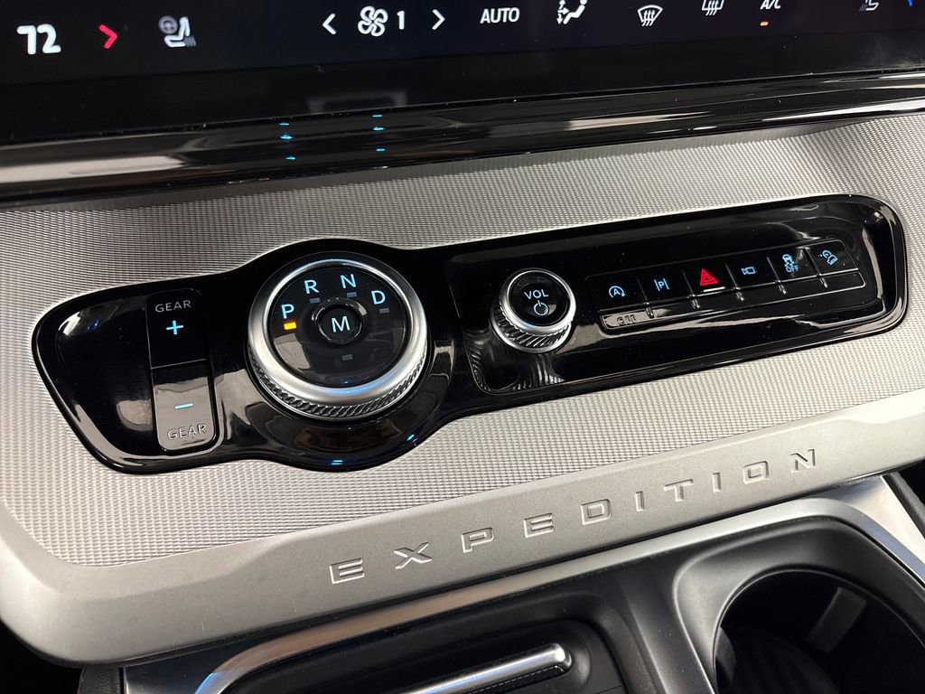 Certified 2025 Ford Expedition Active image 29