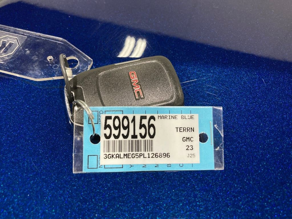 Used 2023 GMC Terrain SLE w/ Driver Convenience Package image 30