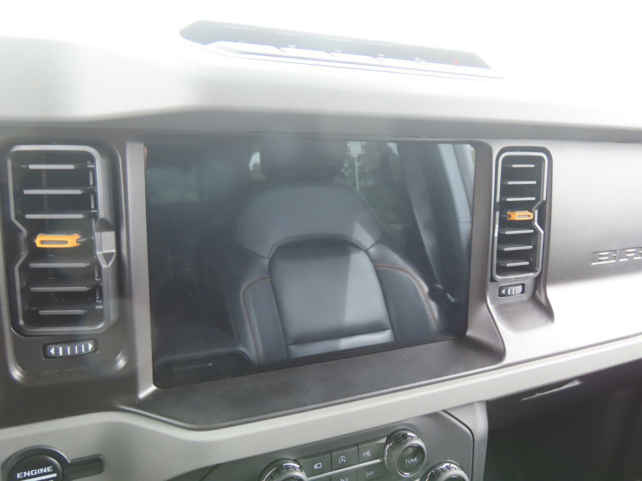 Certified 2023 Ford Bronco Badlands w/ Sasquatch Package AWD/4WD image 27