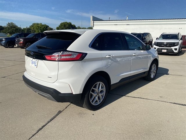 Certified 2024 Ford Edge SEL w/ Convenience Package AWD/4WD image 10