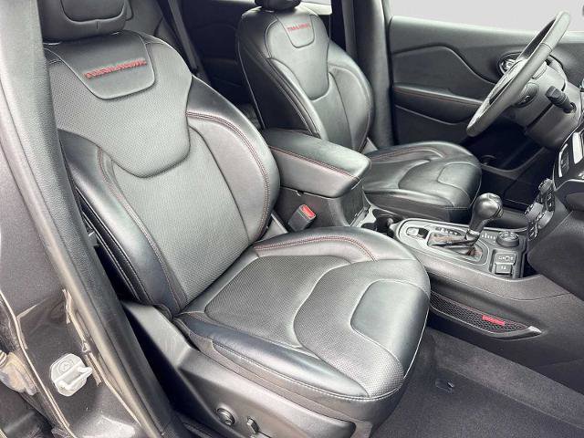 Used 2022 Jeep Cherokee Trailhawk w/ Trailhawk Elite Value Package AWD/4WD image 20