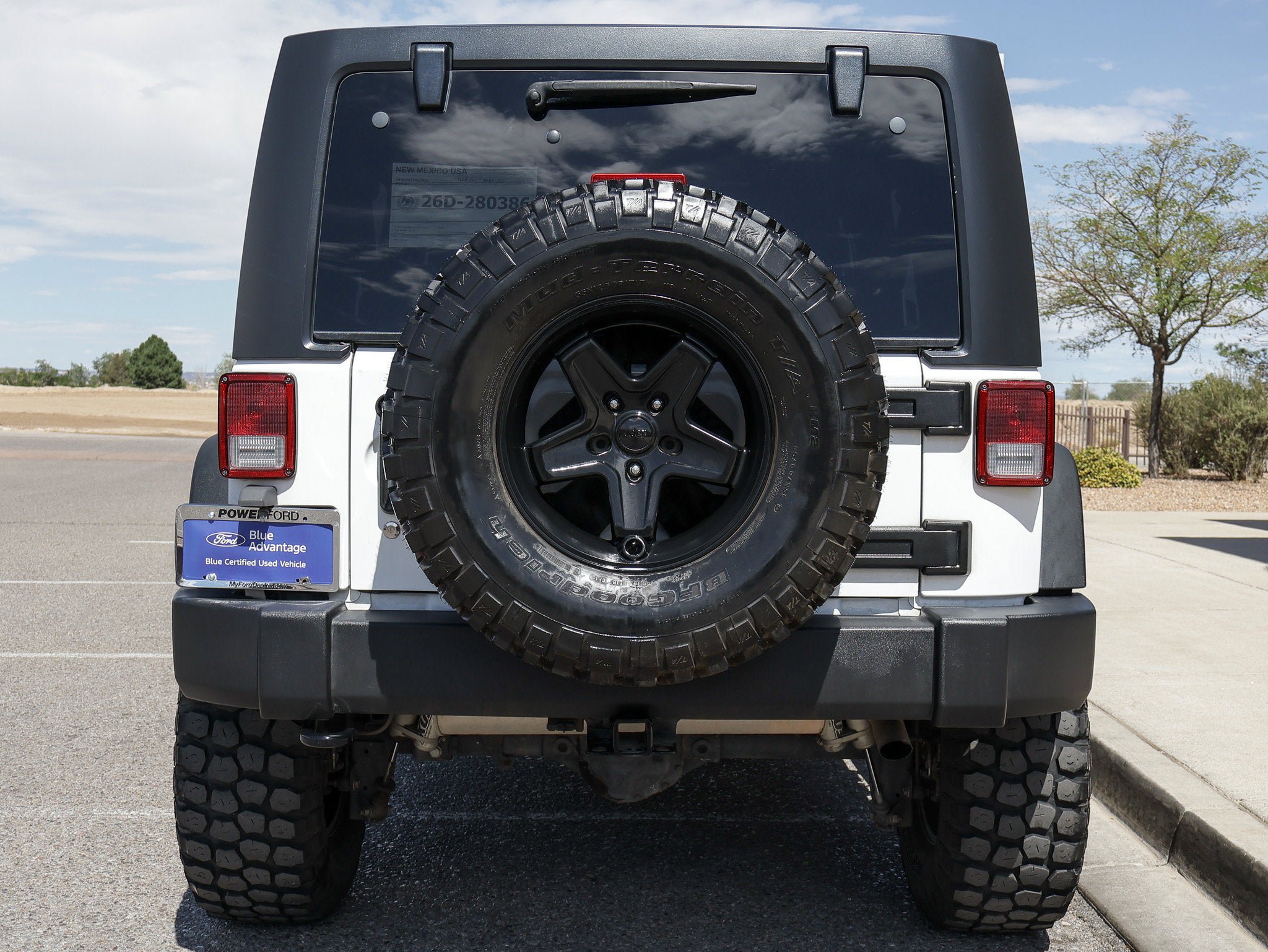 Used 2017 Jeep Wrangler Unlimited Rubicon w/ Connectivity Group AWD/4WD image 19